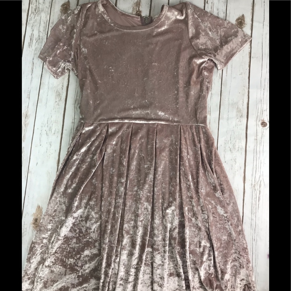 Crushed Velvet Amelia NWT Size XL